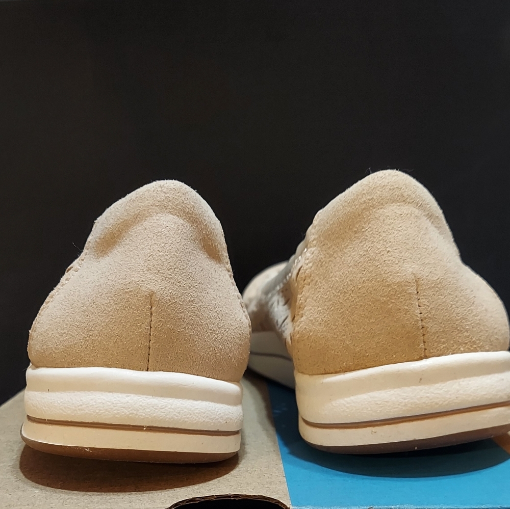 Clarks Cloudsteppers Breeze Roam Cut Out Beige Flats NWT Women's Size 6.5 Preppy - Picture 6 of 7